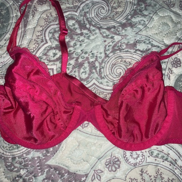 Bras - Picture 3 of 8